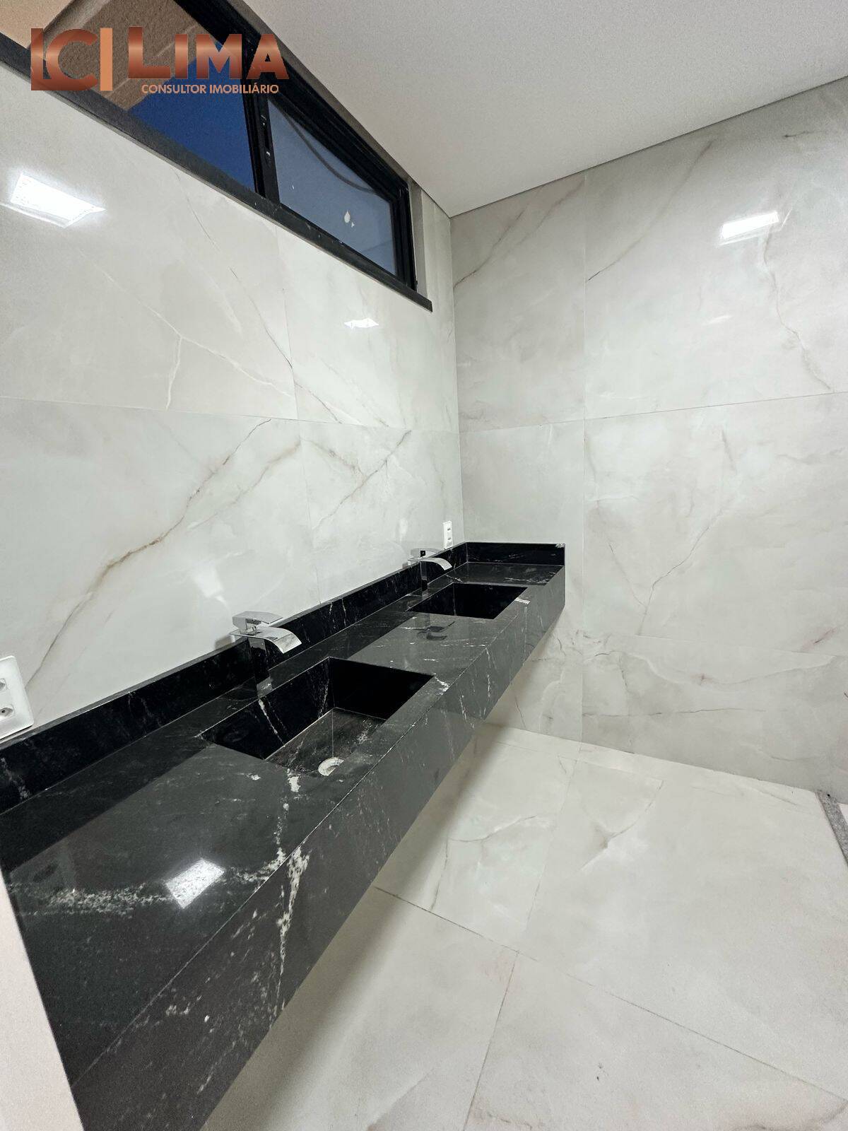 Casa à venda com 4 quartos, 339m² - Foto 7