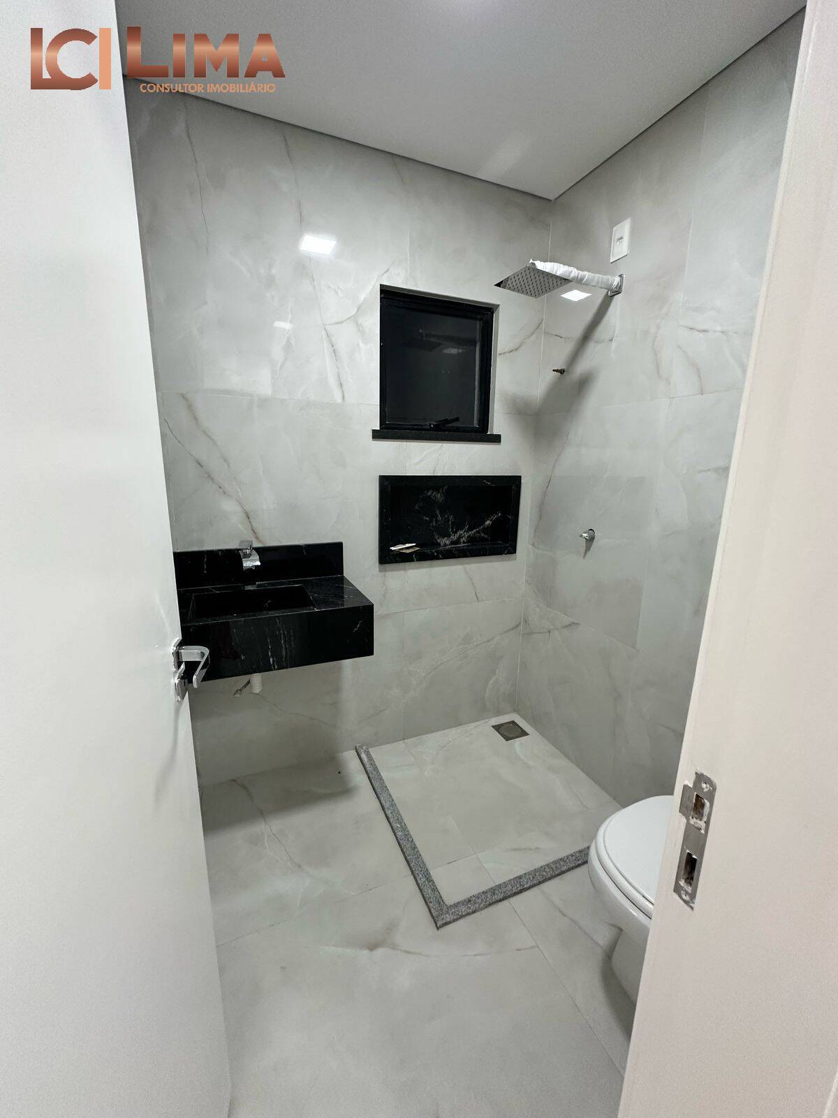 Casa à venda com 4 quartos, 339m² - Foto 14