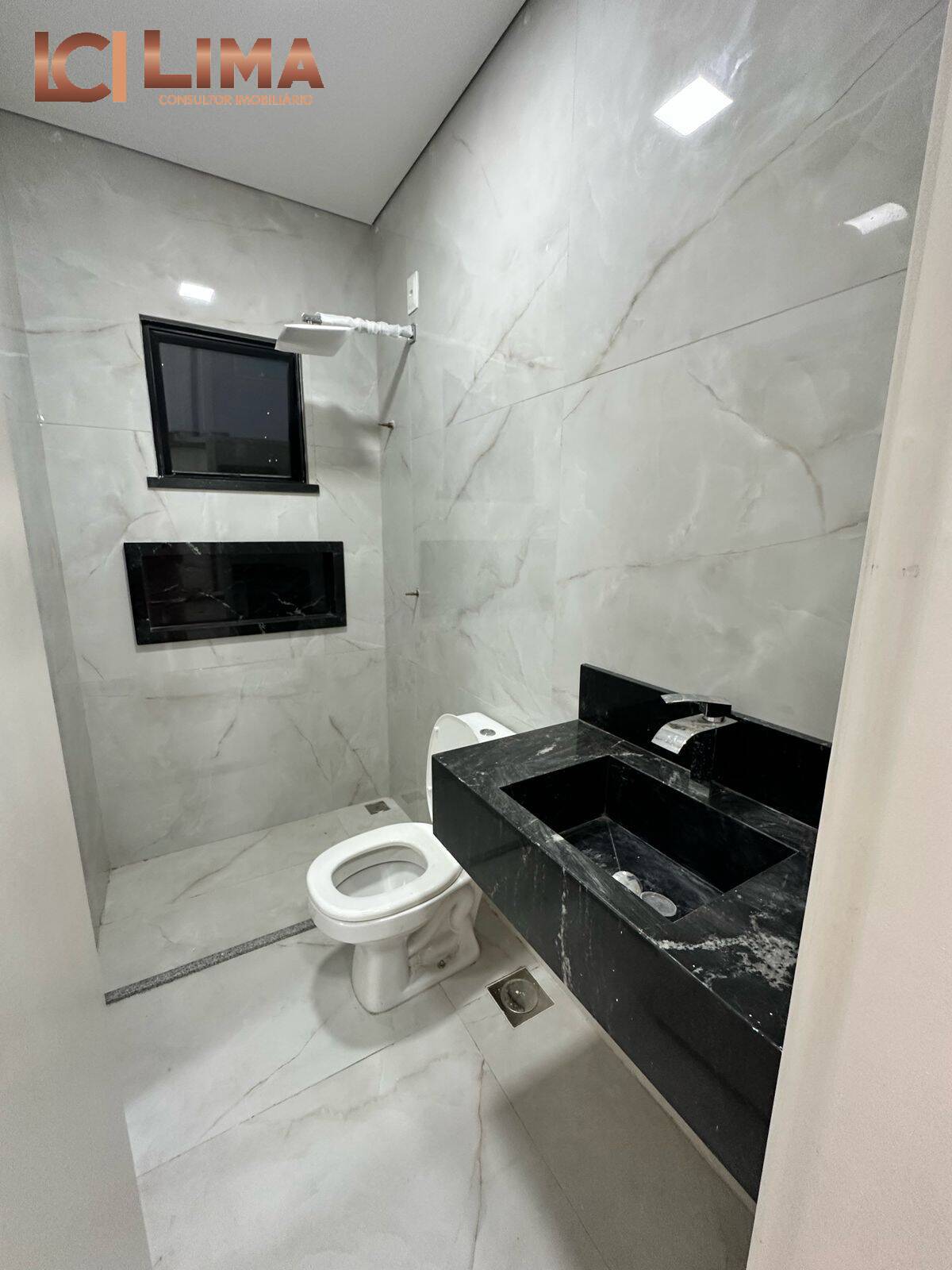 Casa à venda com 4 quartos, 339m² - Foto 15